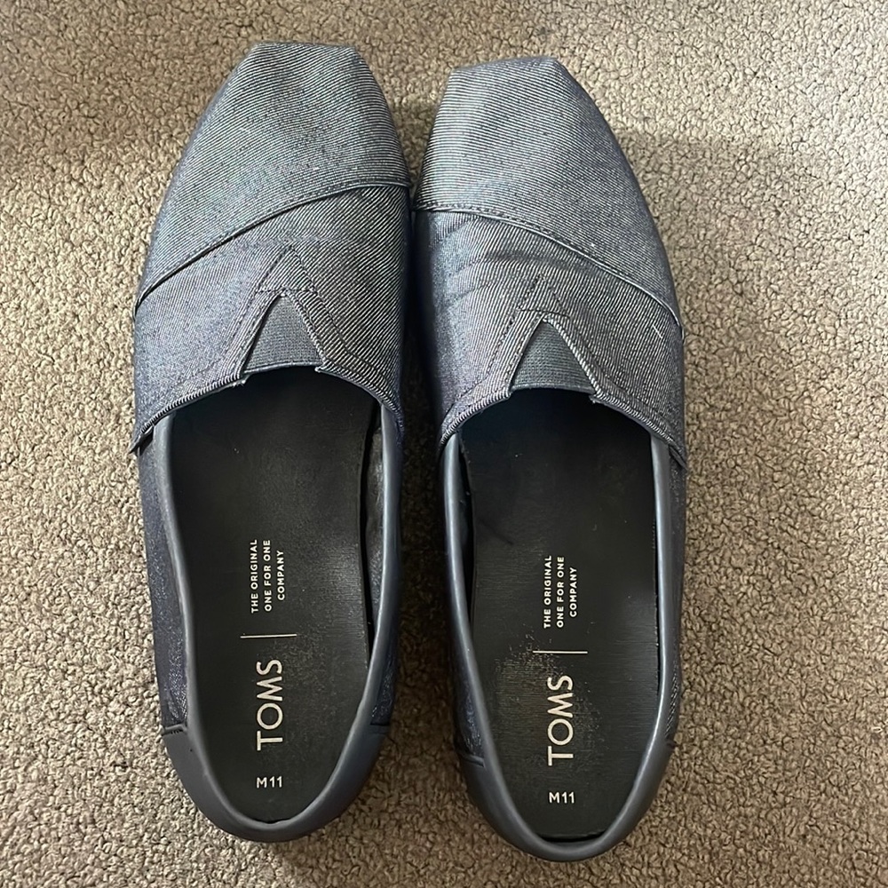 Mens Toms size 11